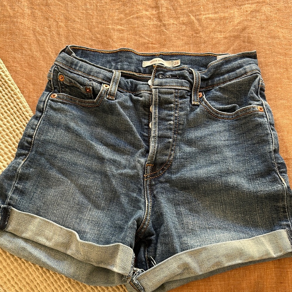 Levi’s wedgie shorts